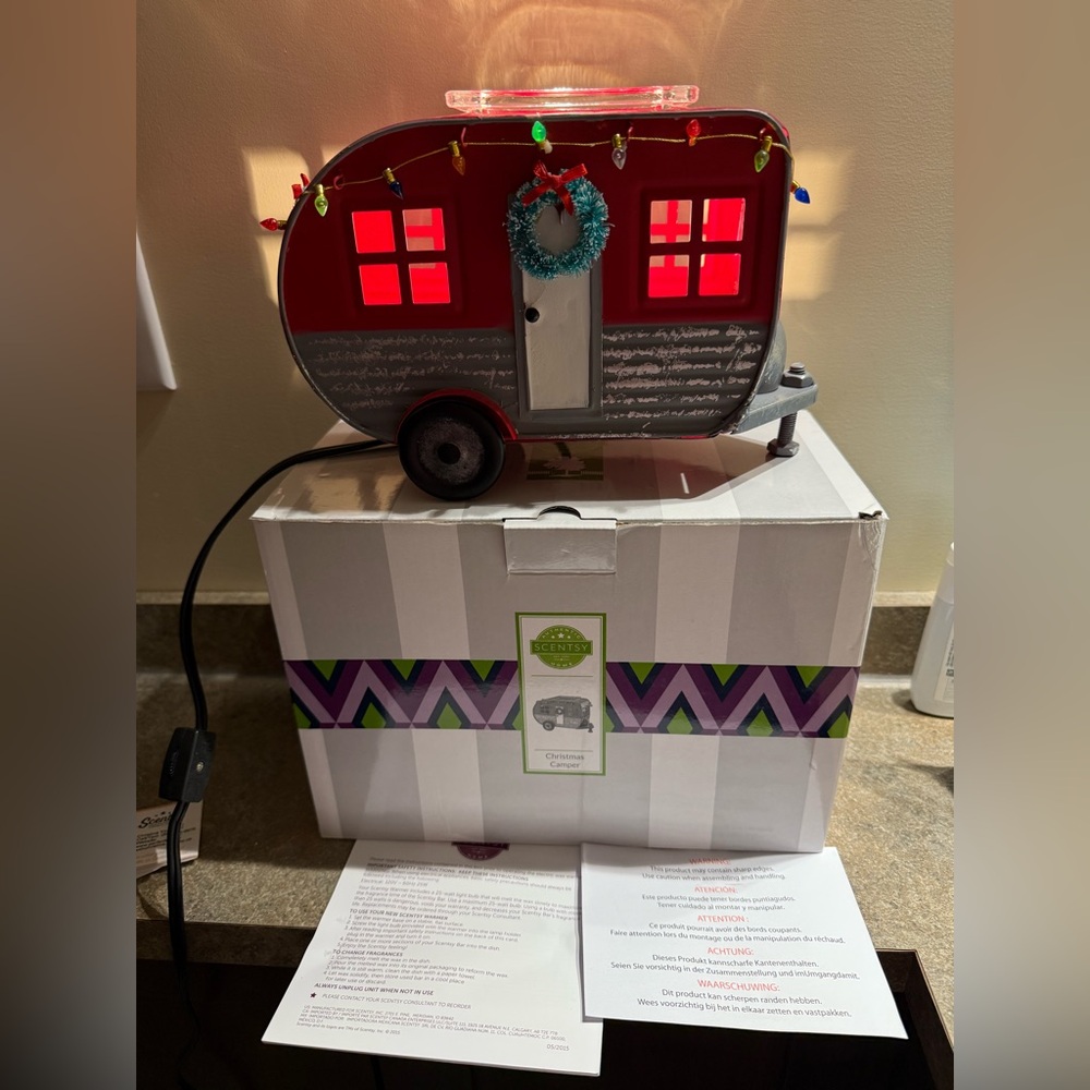 Scentsy Holiday Camper Burner